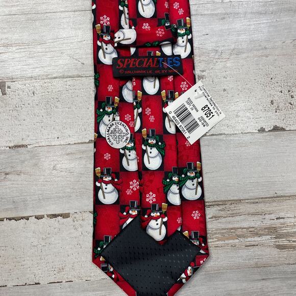 100% Silk Red Christmas Tie Snowman Hat Broom Green Scarf A100971 - Picture 4 of 5